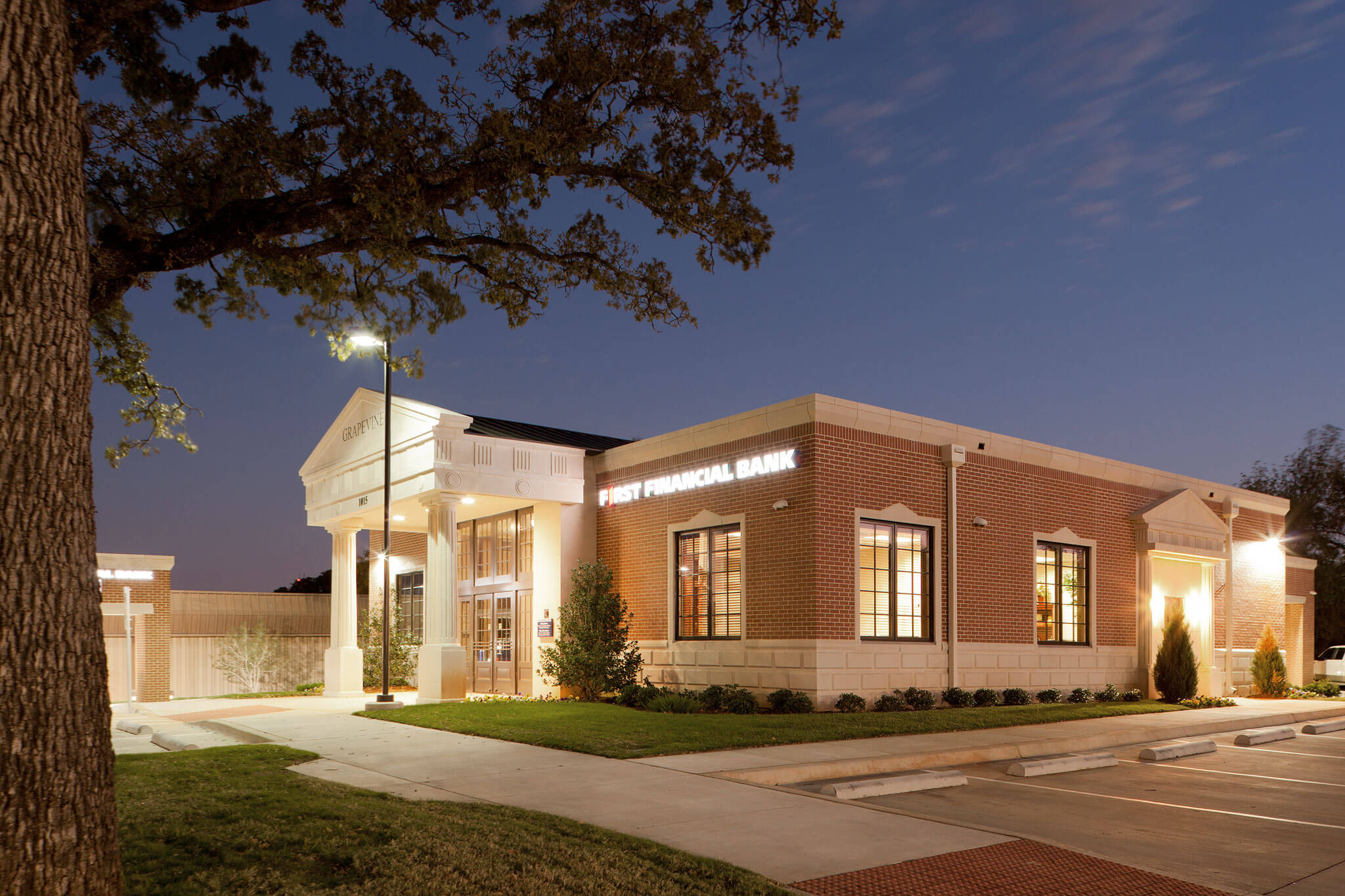 First Financial Bank Grapevine Barron Construction and Renovation