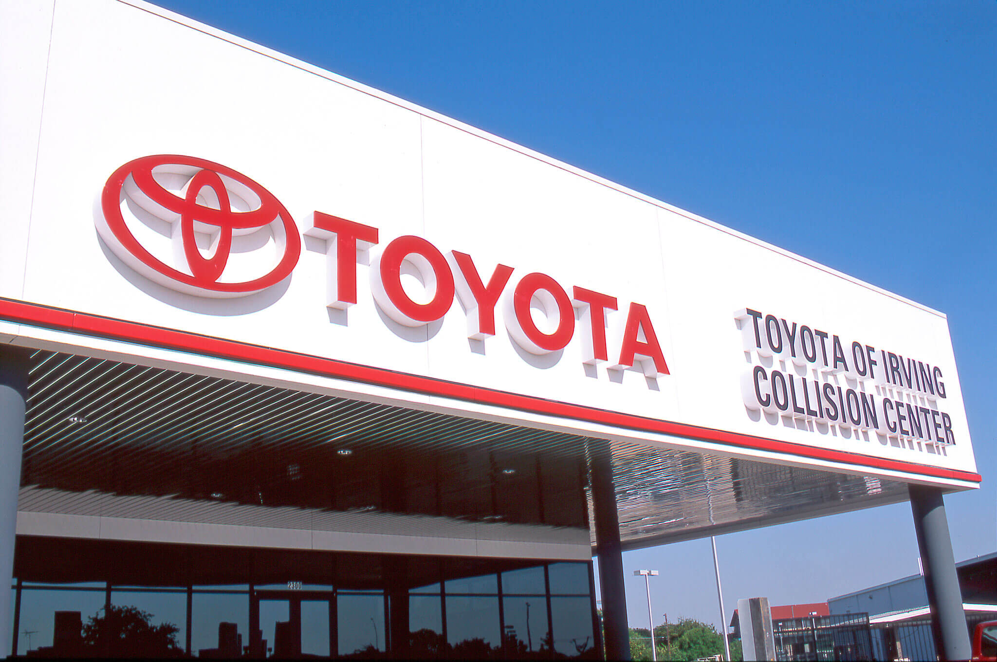 Toyota of Irving Collision Center - Barron Construction and Renovation